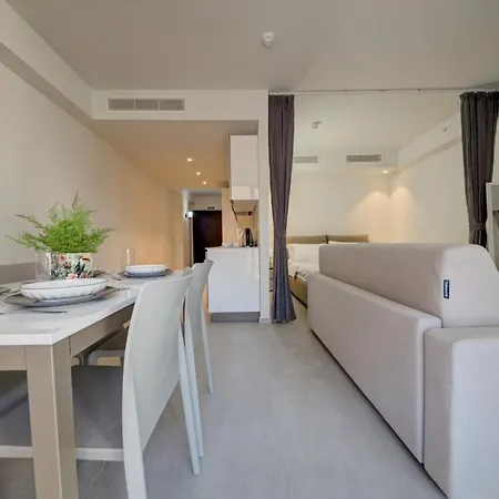 Mercury 217 - 2x Pool Cards Access & Shopping Mall Apartmán