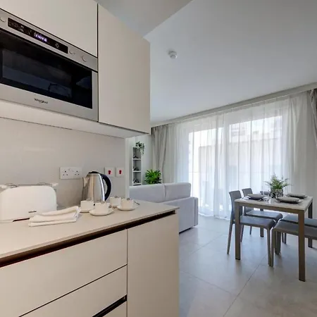 Mercury 217 - 2x Pool Cards Access & Shopping Mall Saint Julian's