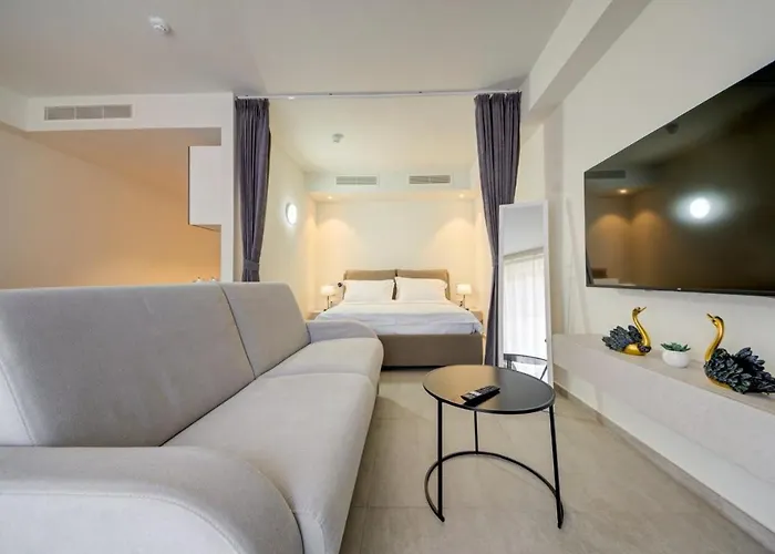 Mercury 217 - 2x Pool Cards Access & Shopping Mall * سانت جوليان