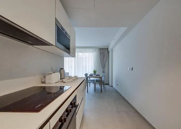 Mercury 217 - 2x Pool Cards Access & Shopping Mall *