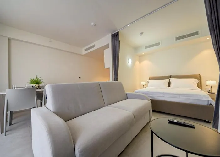 Mercury 217 - 2x Pool Cards Access & Shopping Mall سانت جوليان