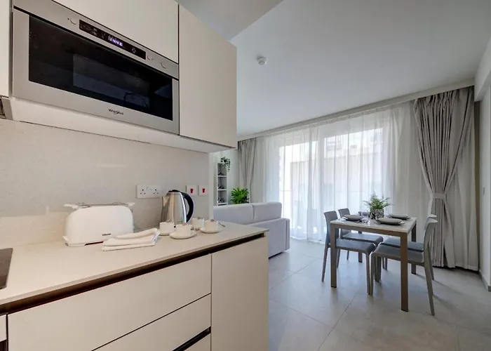 Mercury 217 - 2x Pool Cards Access & Shopping Mall سانت جوليان